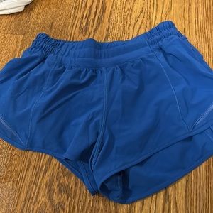Lululemon Hotty Hot shorts 2.5 inch